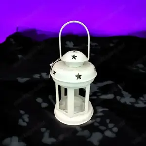 Fehér nyári dekoratív lámpás csillagmintával   fém és üveg (10x15,5 cm)