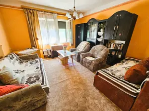 Tompa   Hunyadi utcában 82 m2-es  Kádárkocka  jellegű családi ház! - kép 4