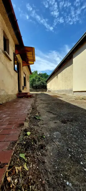 Péceli családi ház eladó szép nagy kerttel - kép 3