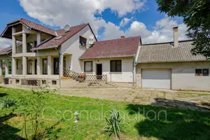 Babót - 1994-ben épült két lakrészes ház eladó - kép 2