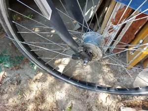 Pegasus agydinamós 28 as kerék 21 seb,kép szerinti állapot 28 ezer ft. Nem leszervizelt ezért ennyi  - kép 8