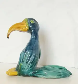 Horgas csőrű madárka. Kerámia szobor Goszthony Mária Magyarország - kép 2