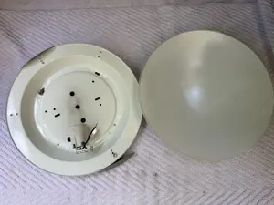 30 cm átmérőjű kőr alakú tejüveges fürdőszoba lámpa eladó 3000 Ft - kép 3