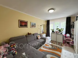 Csorna - központ közeli 2. emeleti lakás eladó