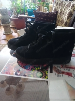 fekete 40-es magastalpú sportos női cipő 5000ft óbuda párszor használt személyes átvétel óbudán lakc - kép 2