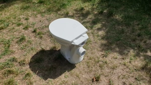 Cersanit WC csésze ülőkével eladó, hátsó kifolyású - kép 8