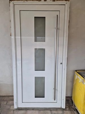 Újszerű, bontott, alumínium bejárati ajtó