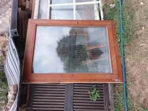  95 x 132 bukó-nyiló fa hőszigetelt 3 réteg üveg a képen látható állapot eladó-elcserélhető ár;35 ez