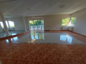 Kertvárosi villa panorámával   stílus, tér és nyugalom Győrújbarát egyik legszebb utcájában - kép 4