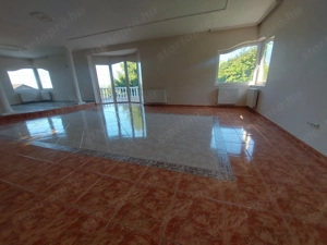 Kertvárosi villa panorámával   stílus, tér és nyugalom Győrújbarát egyik legszebb utcájában - kép 3