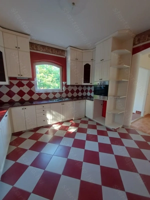 Kertvárosi villa panorámával   stílus, tér és nyugalom Győrújbarát egyik legszebb utcájában - kép 5