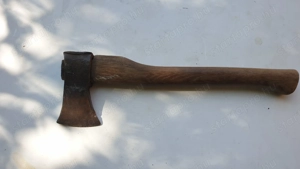 Kis balta eladó, 777g