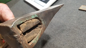 Kis balta eladó, 777g - kép 12