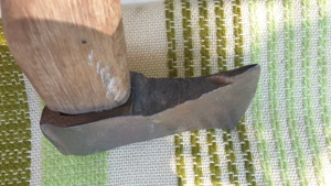 Kis balta eladó, 777g - kép 16