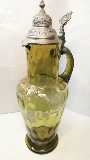 Ónfedeles üvegkorsó kézzel festett mezei virágokkal. Biedermeier Bohemia