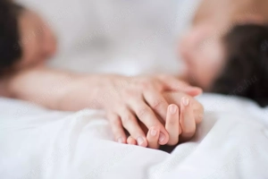 SZŰZ lányt keres kedves férfi