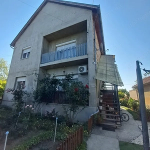  Monor központjától pár percre 3 szoba + nappalis emeleti lakás