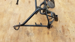 Kymco Xciting 250 - 500 első idomtartó konzol - kép 2