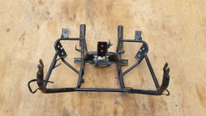 Kymco Xciting 250 - 500 első idomtartó konzol - kép 6