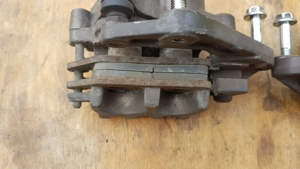 Kymco Xciting 250 első féknyereg pár - kép 3