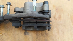 Kymco Xciting 500 első féknyereg pár - kép 3