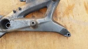 Kymco People GT 125 - 200 hátsó lengőkar - kép 5