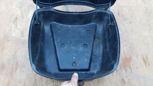 Kymco People GT 125 - 200 gyári hátsó doboz - kép 9