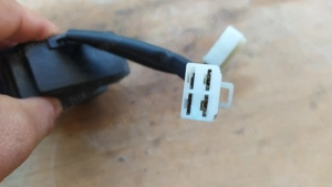 Kymco People S 250 feszültségszabályzó - kép 2