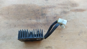 Kymco dink 125 - 150 feszültségszabályzó - kép 7