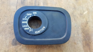 Yamaha Majesty YP 250 gyújtáskapcsoló körüli idom - kép 2