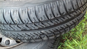 4 darab 175"70"R13-as NYARI gumi felnivel eladó.