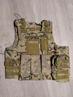 Katonai taktikai mellény ÚJ "S" méretben ELADÓ!