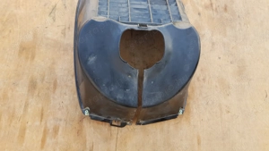 Peugeot Satelis 400 hűtő elötti idom - kép 3