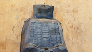 Peugeot Satelis 400 hűtő elötti idom - kép 5