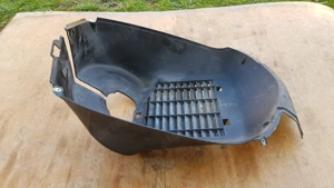 Peugeot Satelis 400 hűtő elötti idom - kép 7