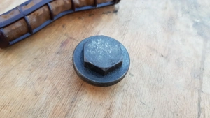 Peugeot Satelis 400 olajleeresztő csavar - kép 4