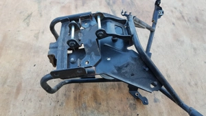 Peugeot Satelis 400 első idomtartó konzol - kép 3