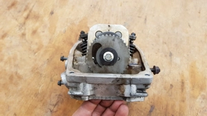 Peugeot Satelis 400 hengerfej - kép 2