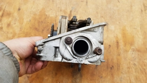 Peugeot Satelis 400 hengerfej - kép 4