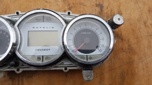 Peugeot Satelis 400 km óra - kép 7