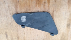 Suzuki Burgman UH 125 - 150 vízbetöltő fedél - kép 3