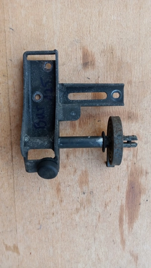 Suzuki Burgman UH 125 - 150 ülés zsanér - kép 3