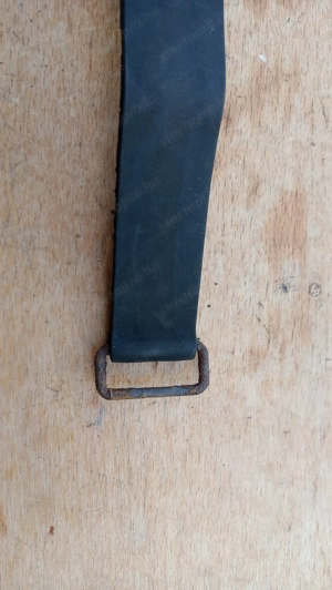 Suzuki Burgman UH 125 - 150 akkumulátor rögzítő gumi - kép 3