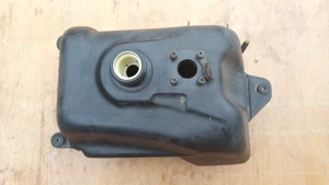 Suzuki Burgman UH 125 - 150 üzemanyag tank