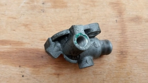 Suzuki Burgman UH 125 - 150 termosztát fedél - kép 3