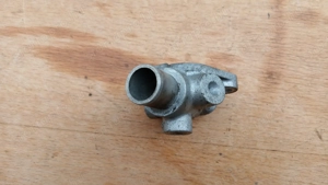 Suzuki Burgman UH 125 - 150 termosztát fedél - kép 4