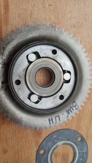 Suzuki Burgman UH 125 - 150 szabadonfutó - kép 7