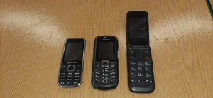 Gyűjtőknek, használt, nem működő hagyományos mobilkészülékek eladóak.