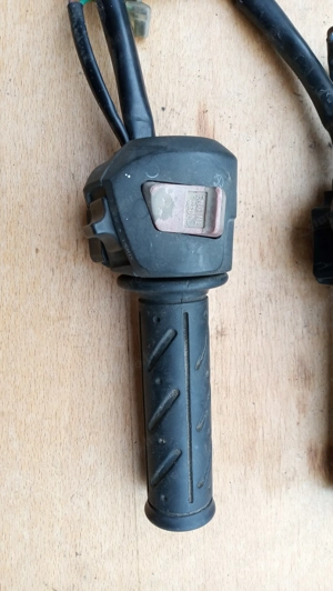 Kymco People S 250 - 300 kormány kapcsoló jobbos - kép 3