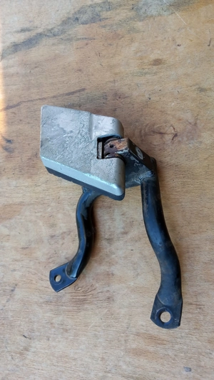 Kymco People S 250 - 300 hátsó lábtartó balos - kép 3